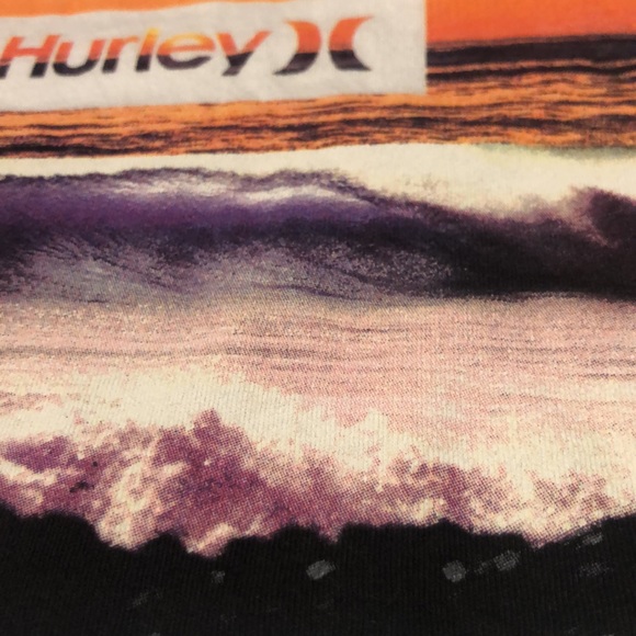Brand🆕🔥💖🔥 HURLEY short sleeve tee - Picture 4 of 7